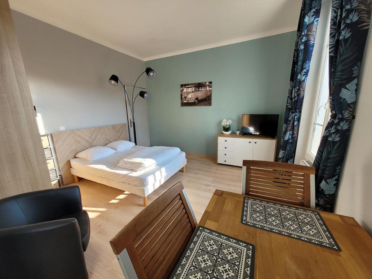Appartement Meuble Renove Ideal Pour Curistes Ou Vacanciers Ла-Рош-Позе Экстерьер фото